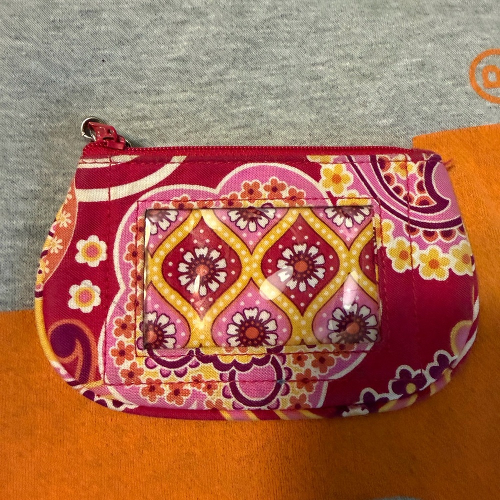 Vera Bradley strawberry Fizz Quilted Crossbody Bag with matching card holder - Picture 5 of 6